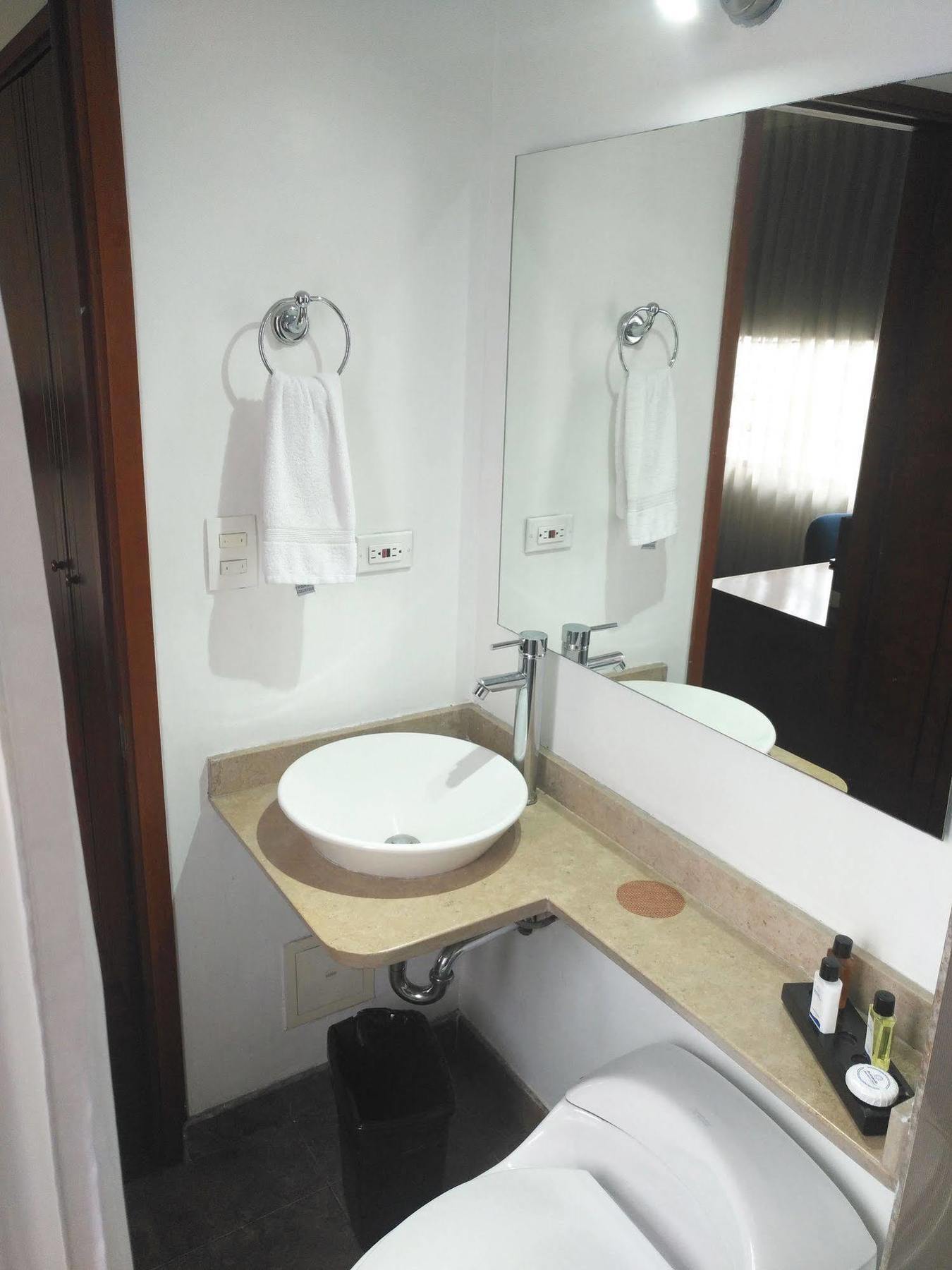 Teusaquillo Boutique Hotel Bogota Bagian luar foto